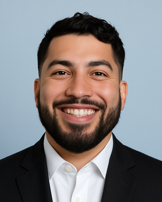 Photo of Roberto Ramos, Pre-Licensed Professional, LMSW