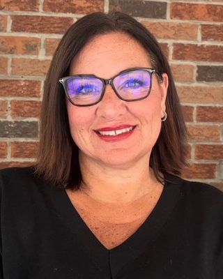 Photo of LeeAnn Lee, Registered Psychotherapist, MA, RP, OCT