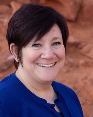 Photo of Shanan Arslanian, Clinical Social Work/Therapist, MSW, CSW