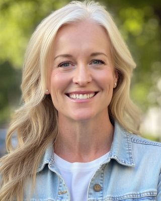 Photo of Laurie Arnold, Marriage & Family Therapist, LMFT