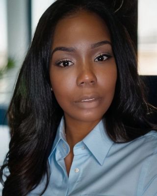Photo of Dr. LaQuesha Robinson, Marriage & Family Therapist, PsyD, LMFT, LPCC