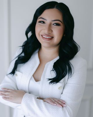 Photo of Paola Leon, Marriage & Family Therapist, LMFT