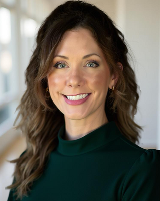 Photo of Elizabeth Ming, Licensed Professional Clinical Counselor, LPCC