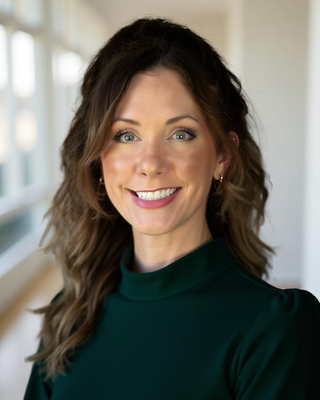 Photo of Elizabeth Ming, Licensed Professional Clinical Counselor, LPCC