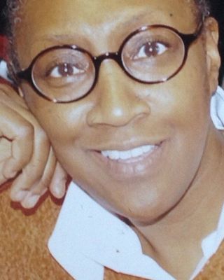 Photo of Delphine Spencer, Psychotherapist, MA, HCPC-Art Therap.