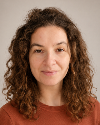 Photo of Dr Dorothy Szinay, Psychologist, PhD, HCPC - Health Psych.