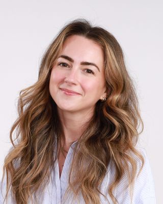 Photo of Chloe Straver, Counsellor, MBACP