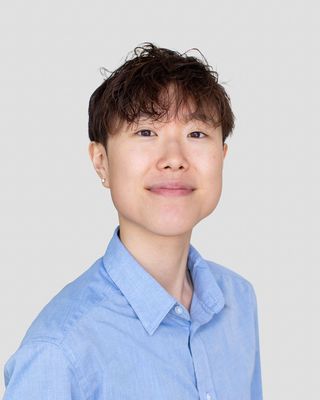 Photo of Doro Yip, Registered Psychotherapist, M.Ed., RP