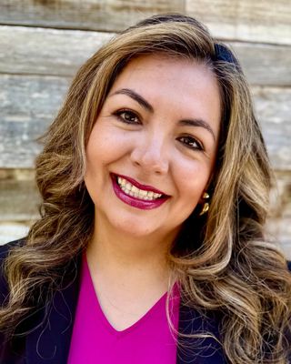 Photo of Claudia Paradis, Marriage & Family Therapist Associate, AMFT, ART