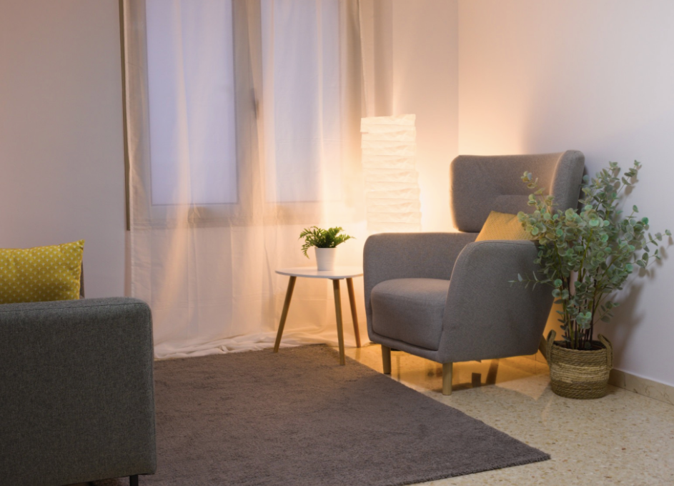 Un espacio cálido y acogedor, diseñado para brindarte tranquilidad y confianza. Aquí, cada conversación tiene su espacio y cada proceso su tiempo.