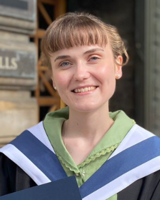 Photo of Georgina Smart, Psychotherapist, MSc, HCPC-Art Therap.