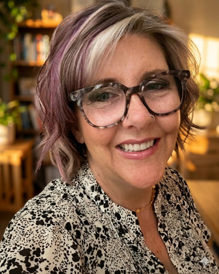 Photo of Liz Storey, Pre-Licensed Professional, LLMSW, CAADC