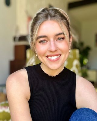 Photo of Emilee Johnsen, Associate Clinical Social Worker, ACSW