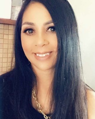 Photo of Linda Linares, Marriage & Family Therapist, LMFT