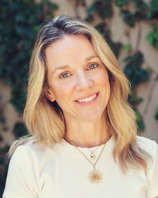Photo of Erin Sibley Doerwald - Hello Wellness, Clinical Social Work/Therapist, LCSW, CMT-P