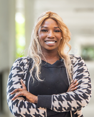 Photo of Niet Tuom, Licensed Master Social Worker, LMSW