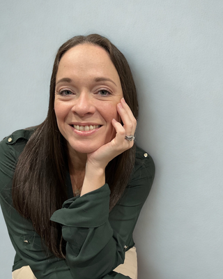Photo of Dr. Amaris Dennison, Psychologist, PsyD, LMHC