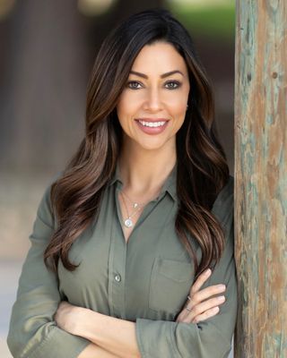 Photo of Nadine Emami, Marriage & Family Therapist Associate in Los Angeles, CA