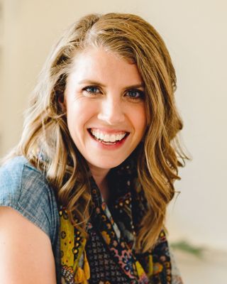 Photo of Bekah Coates, LPC-A, Licensed Professional Counselor Associate in Southlake