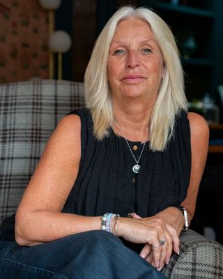 Photo of Sarah Mullard-Frost, Psychotherapist, MBACP