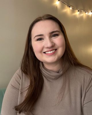 Photo of Elizabeth Einig, Clinical Social Work/Therapist, LCSW, MSW, CCTP, EMDR, CSTFP