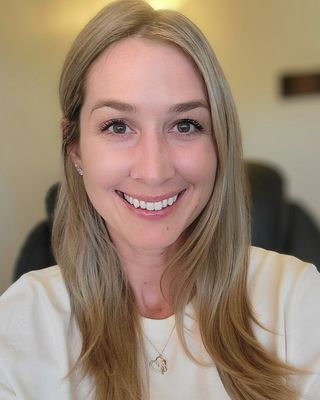 Photo of Larisa Hunt, Clinical Social Work/Therapist, LCSW