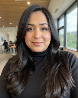 Photo of Sadaf Khan, Registered Psychotherapist (Qualifying)