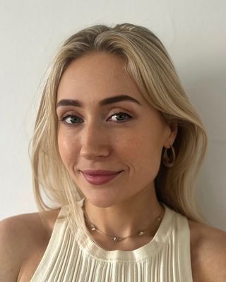 Photo of Emily Neill, Psychotherapist, MSc, MUKCP
