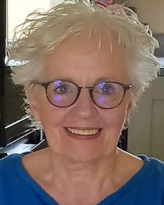 Photo of Eileen Mac Donnell, Psychotherapist, MIAHIP
