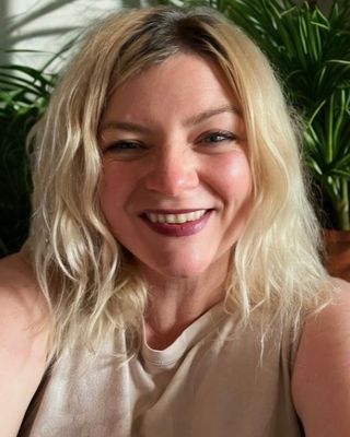 Photo of Jess Benston, Art Therapist, LCAT, ATR-BC, ATCS