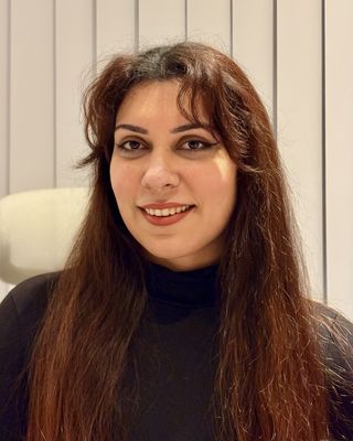 Photo of Dr Gurbaani Bhalla, Psychologist, DCounsPsych, HCPC - Couns. Psych.