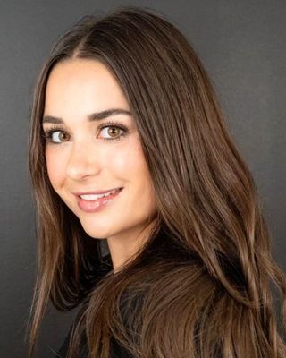 Photo of Madison McDonald, Registered Psychotherapist (Qualifying), BScN, RN, RP(Q)