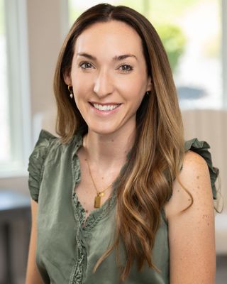 Photo of Nicole Bird Cheung, Pre-Licensed Professional, MSW-I