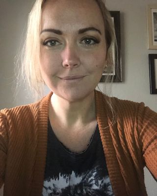 Photo of Anna Stosich, Marriage & Family Therapist, MS, LMFT, CCTP