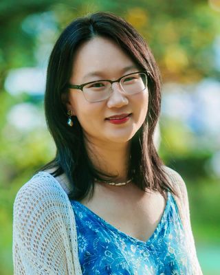 Photo of Dr. Jingshuai Du, Marriage & Family Therapist