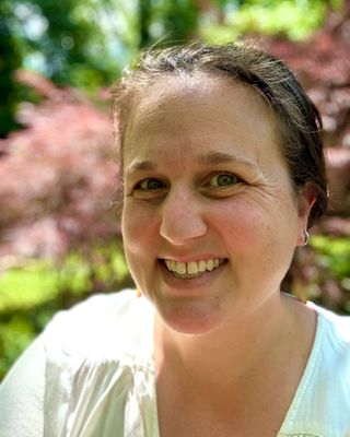 Photo of Lindsay Magida, Clinical Social Work/Therapist, LICSW