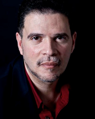 Photo of Dr. Manny John González, Clinical Social Work/Therapist, PhD