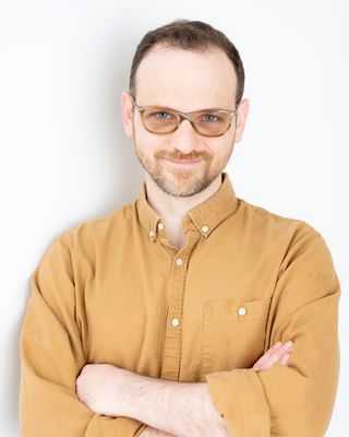 Photo of Aaron Stern, Registered Psychotherapist, dipTIRP