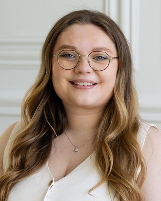 Photo of Julia Davidson, Pre-Licensed Professional