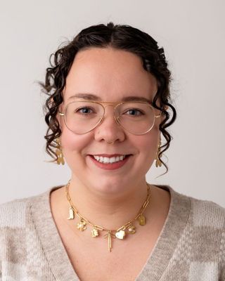 Photo of Alyssa Apple, Licensed Mental Health Counselor, LMHC