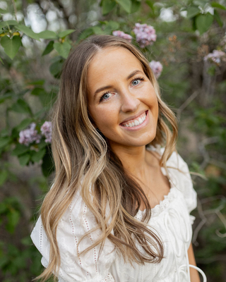 Photo of Brooklyn H Burchett, Marriage & Family Therapist Associate, AMFT