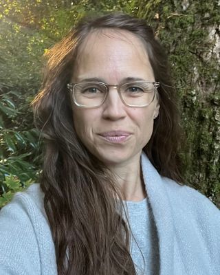 Photo of Jen Eld, Clinical Social Work/Therapist, BSW, MSW, RSW, RCSW