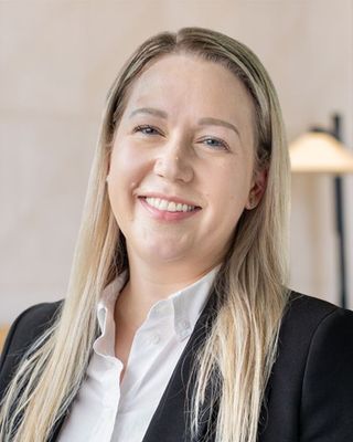 Photo of Kira Posteraro, Psychiatrist, DO
