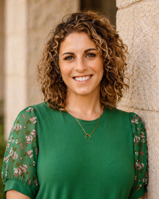 Photo of Ariel Davis, Licensed Professional Counselor Associate, MEd