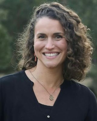 Photo of Lindsay Few, Pre-Licensed Professional