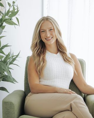 Photo of Amanda Bernard, Registered Psychotherapist, BA, MACP