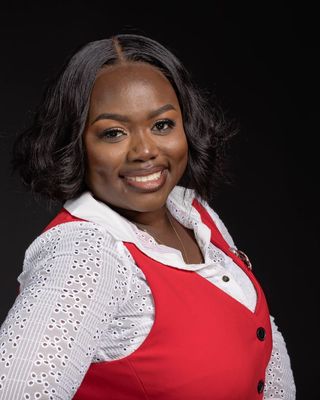 Photo of Ewuresi Ofori, Clinical Social Work/Therapist, MSc, AMHSW