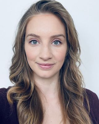 Photo of Kendra Armstrong, Registered Psychotherapist (Qualifying), RN, BScN, CST-F