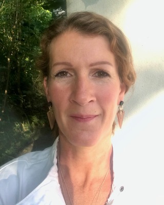 Photo of Holly Cassidy, Psychotherapist in Sellindge, England