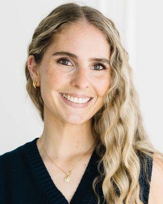 Photo of Sarah Fernandez, LPC Associate, MA